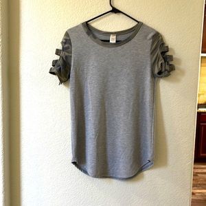 Grey top with cami short sleeves